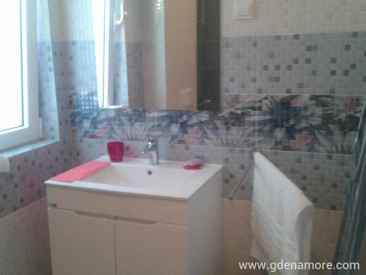Villa Odiva, Apartman 1, alloggi privati a Zanjice, Montenegro - 20160707_191155